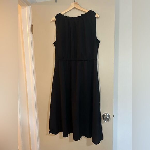 Ann Taylor black cinch waist dress - Picture 2 of 4